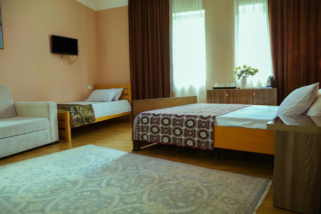 Guest House Borjomi Luaran gambar