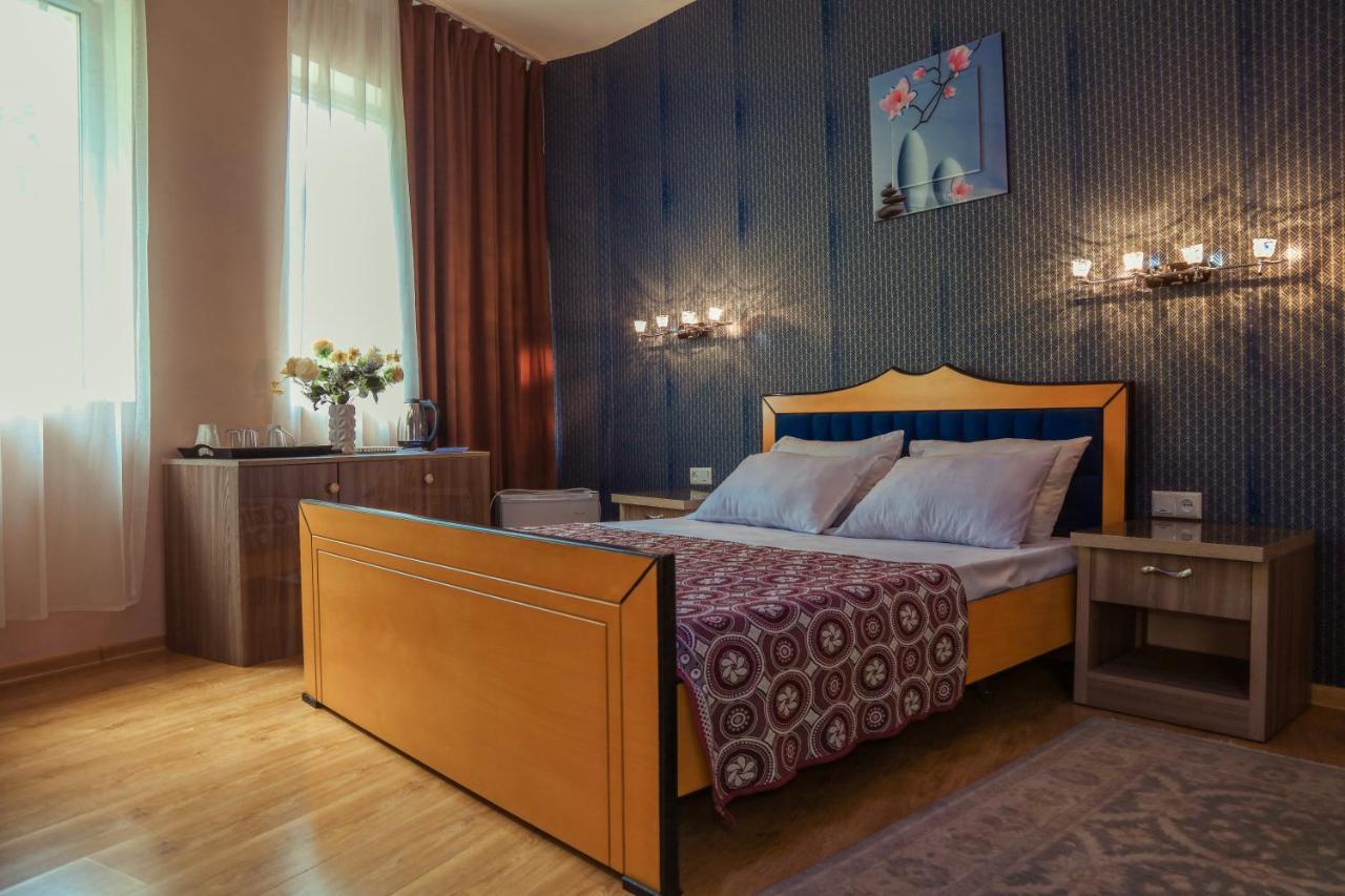 Guest House Borjomi Luaran gambar