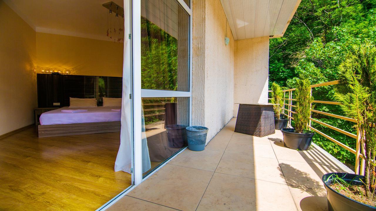 Guest House Borjomi Luaran gambar