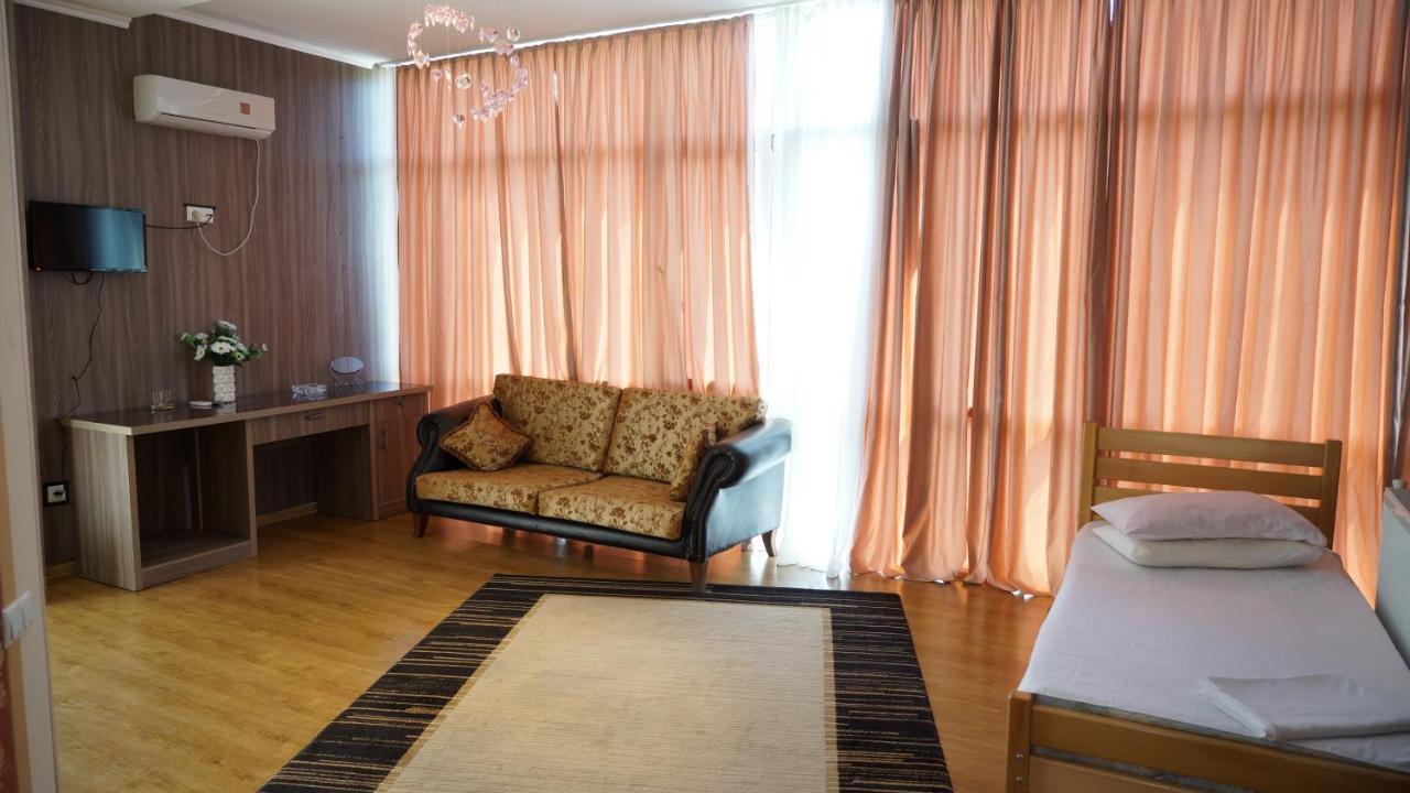 Guest House Borjomi Luaran gambar