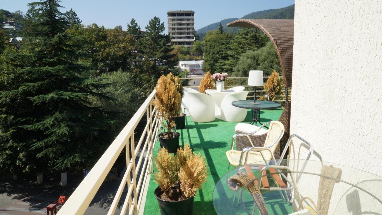 Guest House Borjomi Luaran gambar